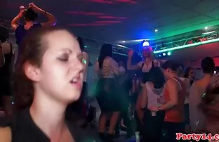 XXX شوهر پس از رابطه تصاویر کونهای گنده جنسی الاغ شوهر را از دست می دهد