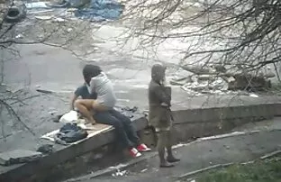 XXX جوجه روسی در شورت های کوتاه با یک دوست فیلم سکس گون لعنتی