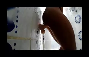 XXX جاسوسی دختر برهنه در عکس کون سکسی دختر بالکن.
