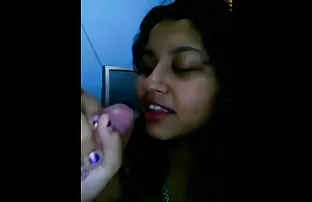 XXX عمه بالغ با وزن بالا عكس كون كس الاغ و بیدمشک خود را به یک دوست نشان می دهد