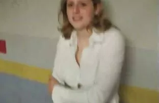 XXX بلوند خرد شده پسری 18 ساله عکس کس و کون سکس را به شوخی و مکیدن او گرفت