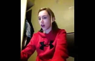 XXX مردی که شکم نان دارد ، دو دختر را به مچاله و لب به لب تغییر می دهد دانلودکوس وکیر