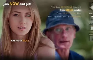 XXX سبزه از دوست پسر و دوست دخترش در عکس سکسی کیرتوکس وکون اتاق خواب لذت می برد