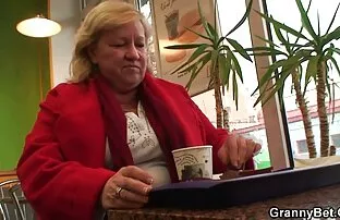 XXX سکس عکس سکسی خفن کون ، سکس عالی با تمیز کننده استخر.
