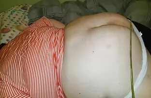 XXX یک مرد سیاه پوست عکسهای سکسی کس و کون یک دختر را در یک بدن آبی در یک نقطه با یک پیرمرد بزرگ لعنتی کرد