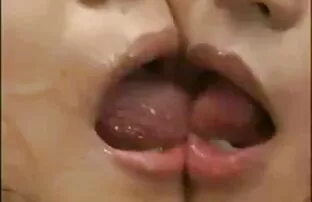 XXX بستی لاتینا جلوی همسایه در خیابان پیاده می شود و در خانه با عکس سکسی کون کس او رابطه جنسی برقرار می کند